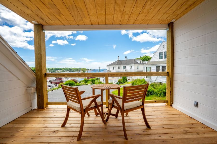 Covered private deck, room 7