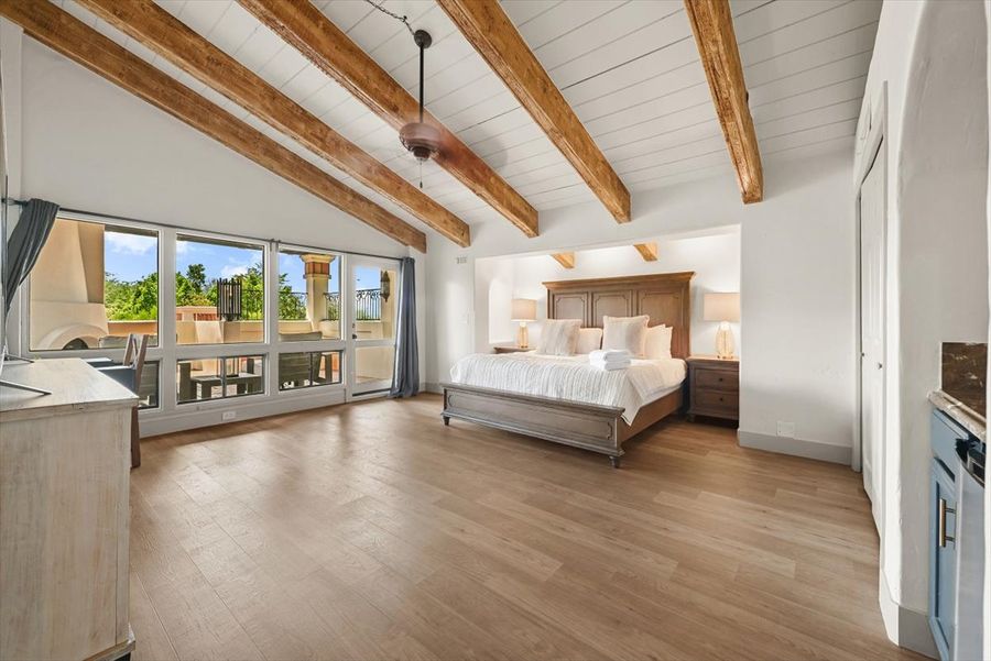 Upstairs primary bedroom