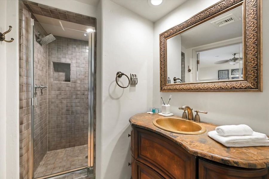 Upstairs bath 2