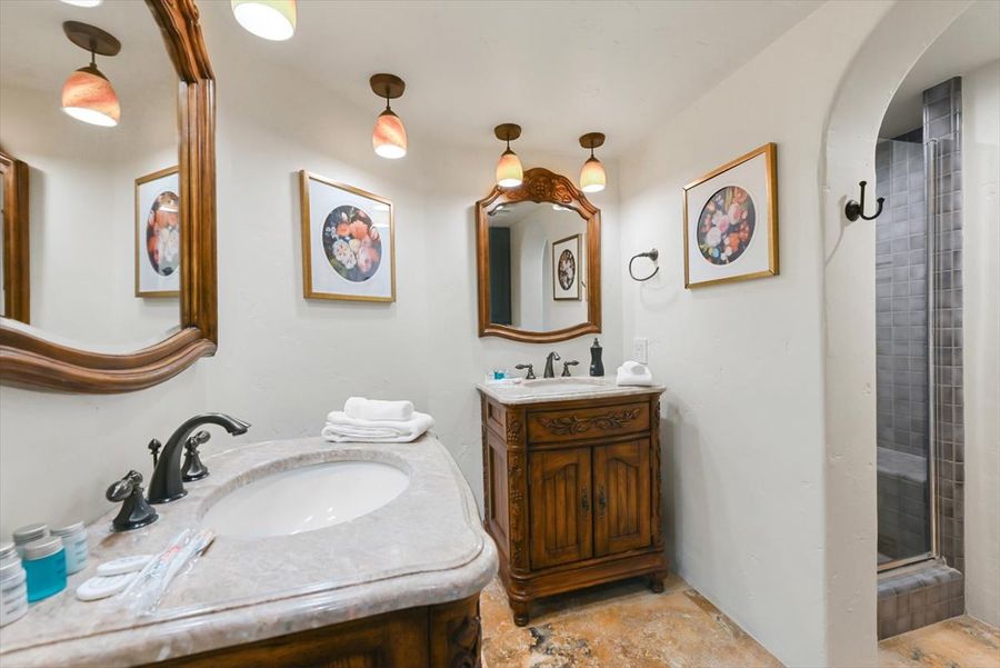 Upstairs bath 3